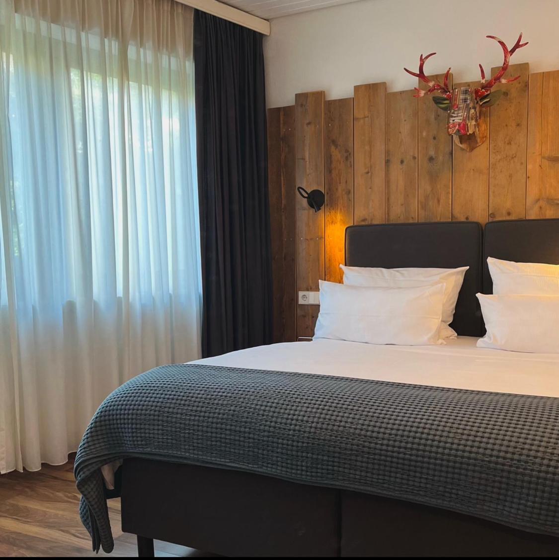 Kreuzblume Hotel & Weinstube Freiburg im Breisgau Luaran gambar