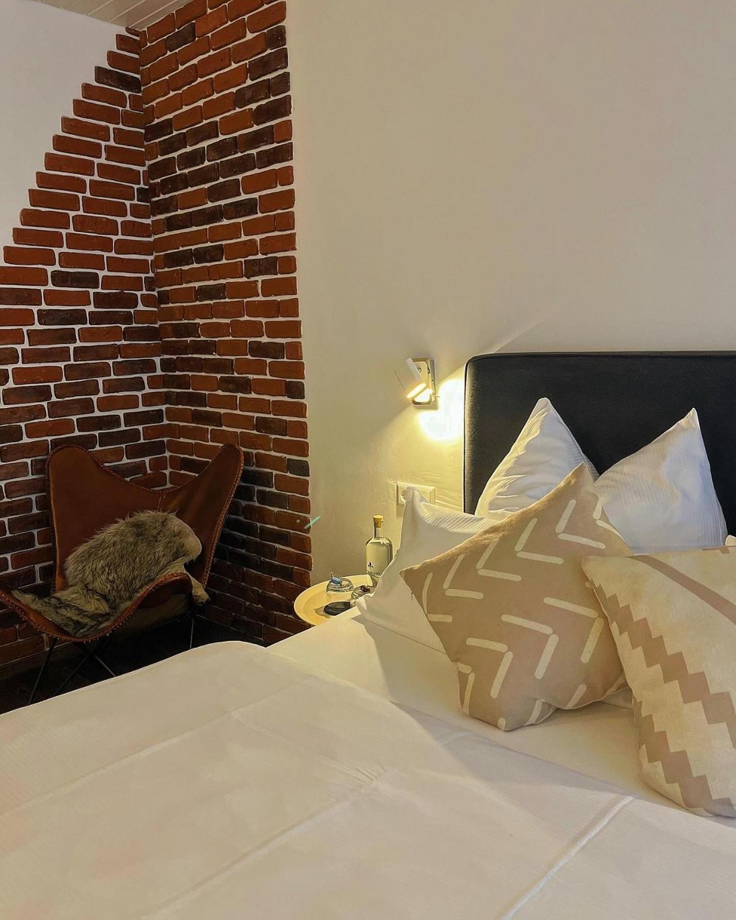 Kreuzblume Hotel & Weinstube Freiburg im Breisgau Luaran gambar
